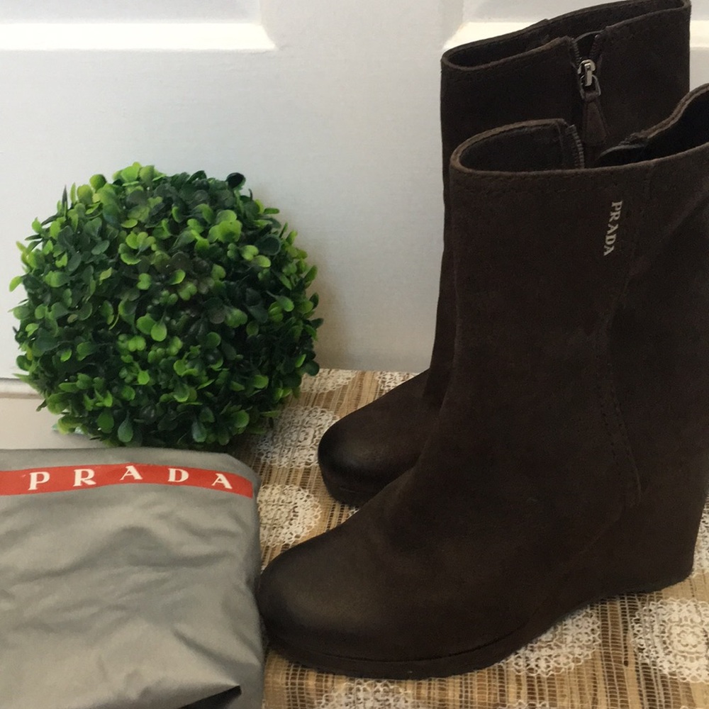 Prada Round Toe Brown Suede Ankle Boots (sz 37)